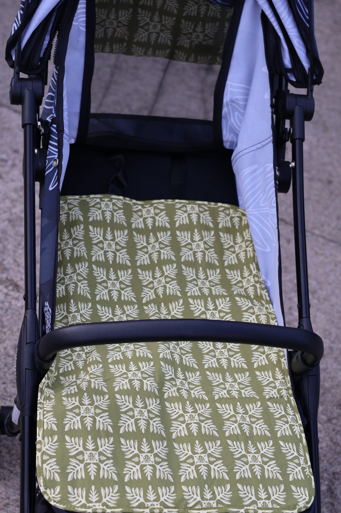 Green Marnztera Quilt Toiletry Clutch