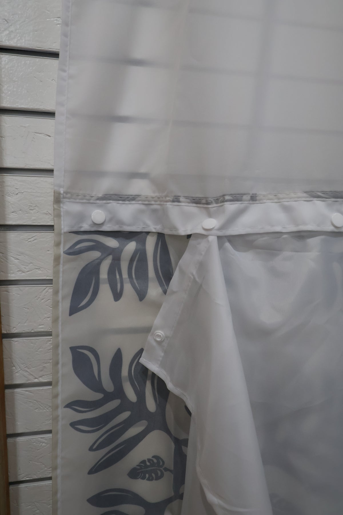 White Quilt Bath