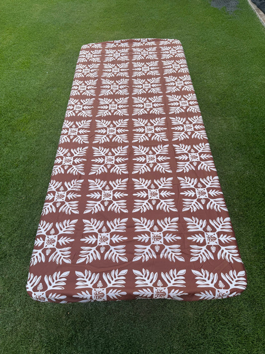 Brown Marnztera Quilt Fitted Table Cover